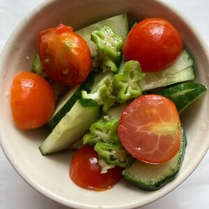 オクラとキュウリとトマトの白だし酢サラダ